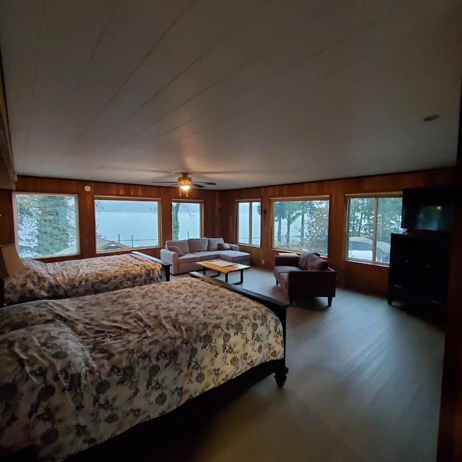 Royal Harrison Retreat Villa Harrison Hot Springs Exterior photo